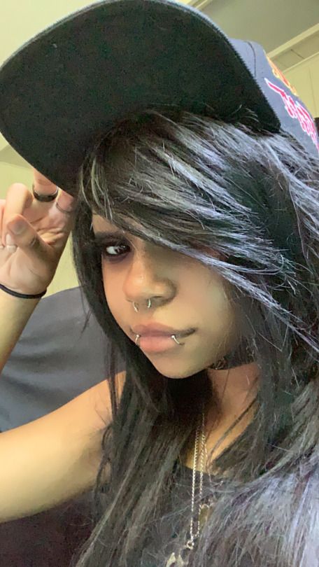 Scene Hair Black People, Emo Indian, Scene Black Woman, 2000s Emo Hair, Black Scene Girl, Emo Black Women, Emo Latina, Cute Scene Hair, Emo Fringe