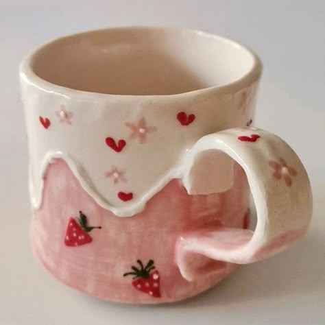 Cute Pink Mugs, Pink Mugs Aesthetic, Hand Made Mugs, Cute Clay Mugs, Teacups Aesthetic, Flip Phone Camera, Cup Decoration Ideas, Clay Cup Ideas, Tazas Aesthetic