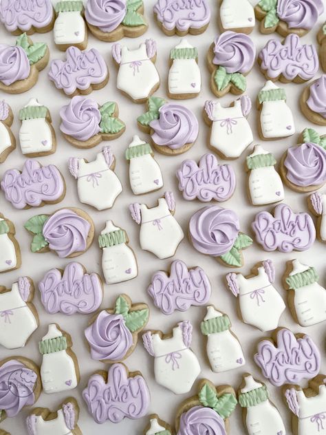 Floral Purple Baby Shower, Lavendar Baby Shower Themes, Purple Flower Baby Shower Theme, Lavender And Green Baby Shower Ideas, Sage Green And Lavender Gender Reveal, Purple Floral Baby Shower Ideas, Purple Theme Baby Shower Ideas, Purple Themed Baby Shower Ideas, Lilac Dessert Table