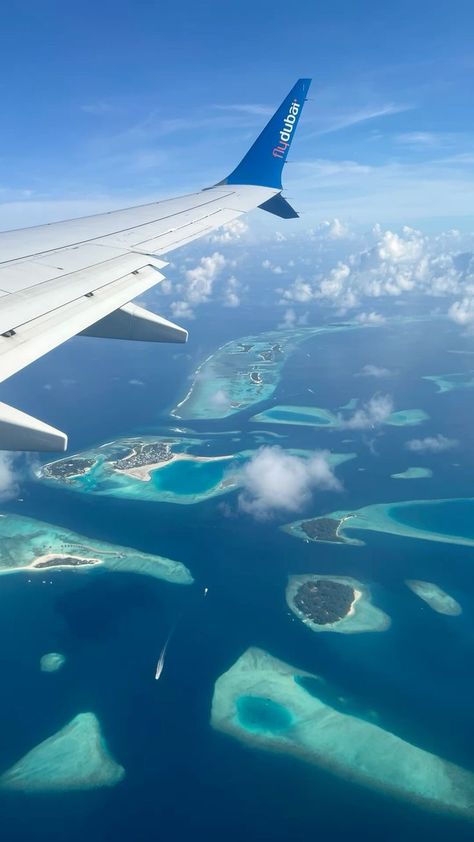 Maldives Island Aesthetic, Maldives From Plane, Maldives Aesthetic Pictures, Travel Aesthetic Island, Travel Aesthetic Maldives, Island Travel Aesthetic, Cinnamon Dhonveli Maldives, Island Holiday Aesthetic, Tropical Holiday Aesthetic