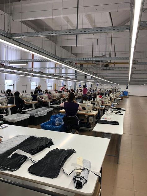 Sewing Factory Design, Factory Design Interior, Clothing Factory Interior, Garment Factory Design, Manufacturing Factory Design, Factory Interior Design, Factory Clothes, Factory Layout, Design Studio Workspace