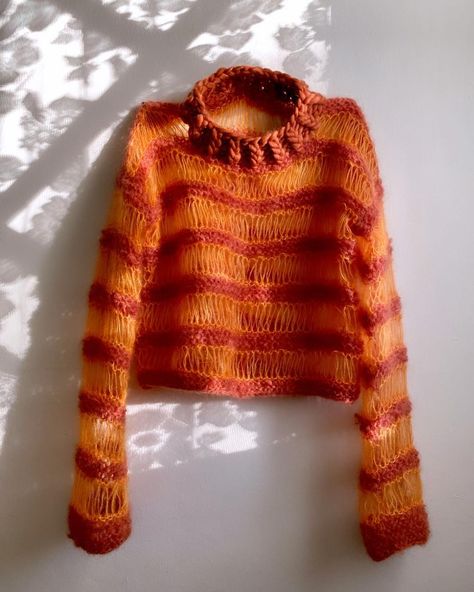 Drop Stitch Sweater, Drop Stitch Crochet, Weird Sweaters, Weird Knitting, Hippie Crochet Patterns, Modern Knitwear, Drop Stitch, Hippie Crochet, Stitch Sweater