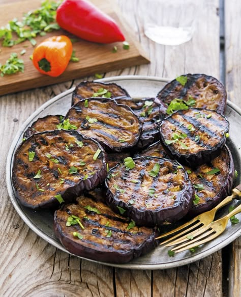 Balsamic Marinated Grilled Eggplant Grilled Eggplant Recipes, Vegan Grill, Pizza Vegetarian, Egg Plant, Eggplant Dishes, Grilled Eggplant, Grilled Veggies, Grilled Steak, Eggplant Recipes