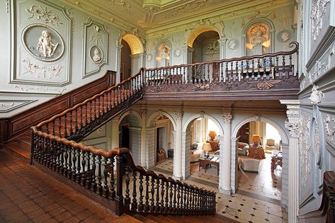 One of the finest houses in England, for sale for the first time in 55 years Manor House Entrance Hall, English Mansion Interior, Wooden Manor, English Manor Houses Country Estate, English Manor Interior, English Manor Houses Interior, Chateau Interior, Castle Hall, Houses In England