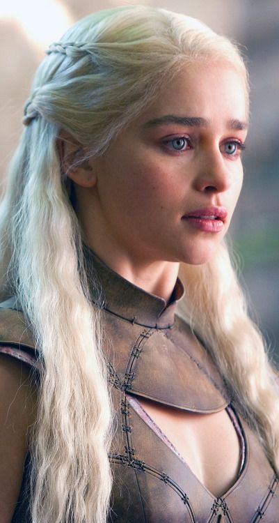 Tumblr Daenerys Hairstyle, Emilia Clarke Daenerys, Daenerys Hair, Emilie Clarke, Daenerys Targaryen Cosplay, Emilia Clarke Daenerys Targaryen, Game Of Throne Daenerys, Game Of Thrones Dragons, Gra O Tron