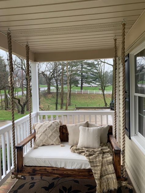 Swinging Bench Front Porch, Hanging Porch Swings Outdoor, Day Bed Swings Outdoor, Cute Porch Swings, Porch Bed Swings Hanging, Cozy Farm Living Room, Dream Front Porch, Houses With Big Porches, Long Porch Ideas