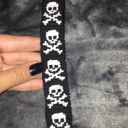 Emo Friendship Bracelets Patterns, Alpha Bracelet Pattern Skull, Bat Friendship Bracelet Pattern, Alpha Braclets Pattern, Skull Friendship Bracelet Pattern, Emo Friendship Bracelets, Alpha Bracelet Tutorial, Skull Bracelet Pattern, Alpha Bracelets