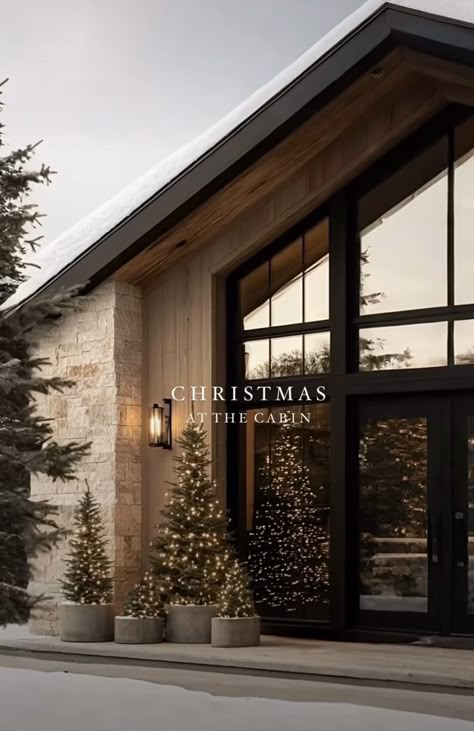 Wyoming Aesthetic House, Elegant Home Exterior, Rich Houses Interior, Home Inspiration Exterior, House Aesthetic Ideas, Creative Christmas Decorations, 3 Bedroom 2 Bath Barndominium, Barndominium Ideas 3 Bedroom, Styles Of Homes