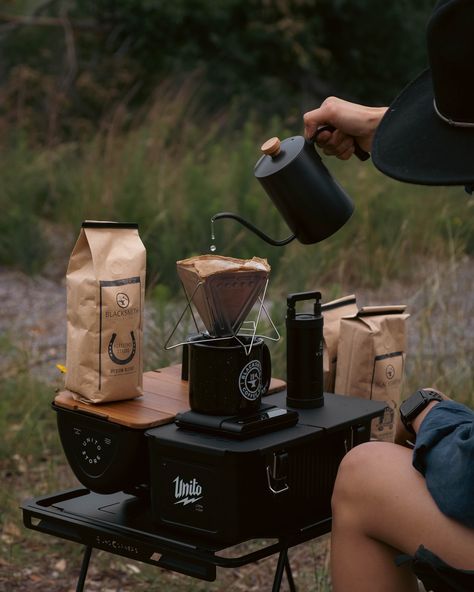 We all have days when we need that extra boost. @bwblacksmith coffee, with its rich caramel and warm spice notes balanced by a smooth maltiness, hits the spot. Pair it with a side of nature, and it’s a great way to start the day. ☕🍃 Happy Friday! What are you brewing today? Make sure to follow @chaseprettyplaces for more content like this. DM to collaborate. 🤝 . . . #bwblacksmith #chaseprettyplaces #coffeeritual #simplepleasures #spring #coffeeadventure #coffeepeople #outdoorcoffee #slo... Coffee Camping, Mobile Cafe, Camping Style, Camping Coffee, Camping Decor, Coffee Culture, The Senses, Simple Pleasures, Pretty Places