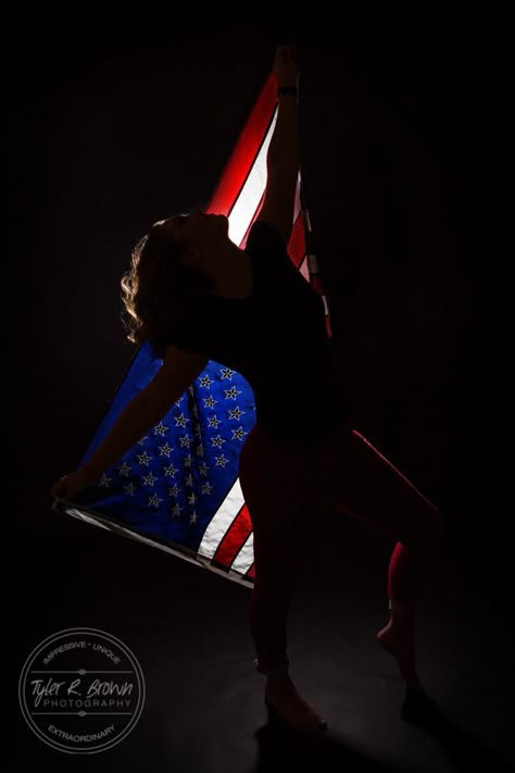 Budiour Photos, Flag Poses, Senior Picture Ideas American Flag, American Photoshoot, Color Guard Senior Pictures Flags, American Flag Photoshoot, Flag Photoshoot, American Flag Photography, Patriotic Photography