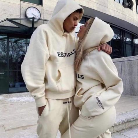 Hair empire👩‍🦳👩‍🦰👱‍♀️ wholesale n retail Nike Matching Set Outfit, Cool Couple Poses, Photo With Boyfriend, Outfit Pareja, Surprise Your Boyfriend, Christian Quotes Images, Matching Hoodies For Couples, Hoodie Outfit Men, Couple Fits