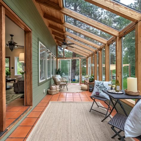 12th. street porch - Farmhouse - Sunroom - Chicago - by Fischer Homes, Ltd. | Houzz Transitional Sunroom, Sunroom Addition, Sunroom Designs, Sunroom Ideas, Enclosed Patio, Florida Room, Dream Place, Bbq Area, Sunrooms