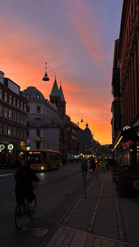 Copenhagen Apartment Aesthetic, Copenhagen Aesthetic Summer, Copenhagen Wallpaper, Apartment Cosy, Copenhagen Life, Copenhagen Vibes, Copenhagen Denmark Aesthetic, Copenhagen Winter, Denmark Aesthetic