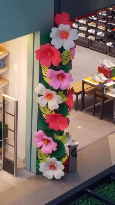 Flower Decorations Diy, Paper Wall Hanging, Paper Flower Decor, Home Diy Ideas, Handmade Flowers Paper, Paper Flowers Craft, Home Diy Decor, Budget Home, Home Diy Projects