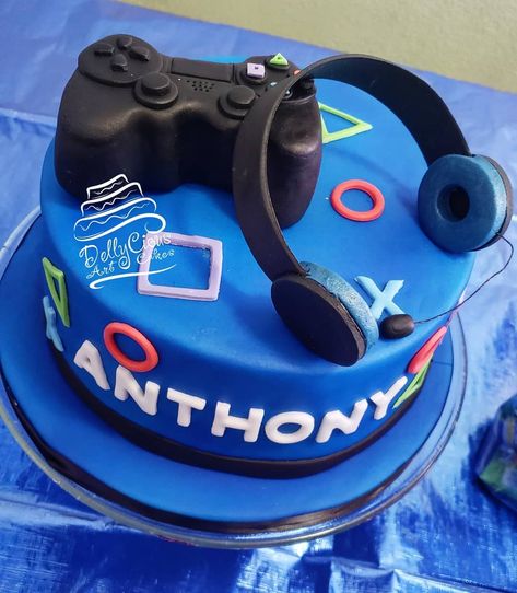 All edible PlayStation  cake for Anthony's birthday . 🎂❤🎮 #playstationcake #ps4controllercake 🎮Rice crispie controller  and fondant… Ps4 Cake, Boys 18th Birthday Cake, Playstation Cake, Rice Crispie, Friends Birthday Cake, Video Game Cakes, 10 Birthday Cake, Art Cakes, Homemade Birthday Cakes