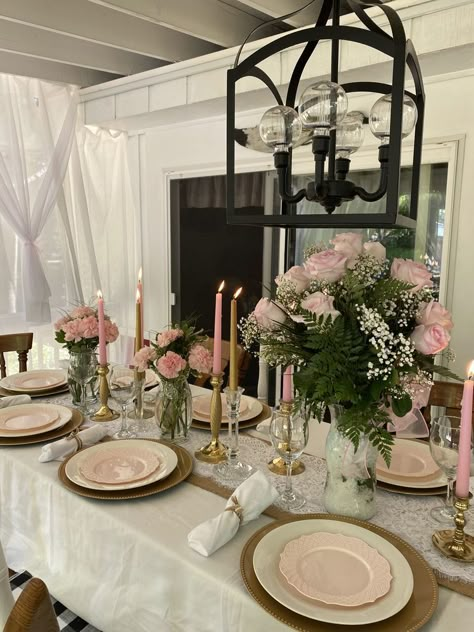 Elegant Themed Party, Elegant Brunch Ideas Classy, Princess Aesthetic Birthday Party, Wedding Food Ideas Dinner Elegant, Birthday Dinner Set Up, Old Money Birthday, Party Table Set Up, Birthday Table Setting Ideas, Elegant Party Ideas