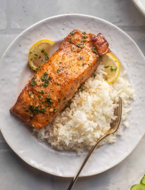 Brown Sugar Pork Tenderloin, Bbq Salmon, Salmon Rice Bowl, Garlic Butter Salmon, Butter Salmon, Garlic Salmon, Healthy Salmon, Salmon And Rice, Cooking Salmon