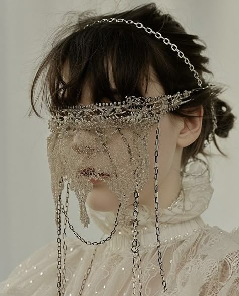 Face Veil Aesthetic, Veil Aesthetic, Head Peice, Face Veil, Event Outfit, Poses References, Head Piece, Fantasy Clothing, Jewelry Inspo