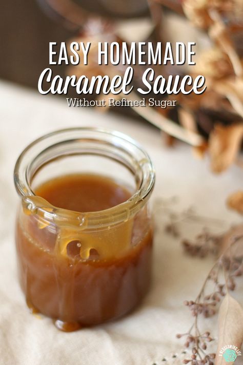 Caramel Sauce - This awesome and easy homemade caramel sauce is refined sugar free Brown Sugar Caramel Sauce, Caramel Dipping Sauce, Brown Sugar Caramel, Caramel Recipe Easy, Whiskey Sauce, Caramel Recipes Sauce, Vanilla Caramel, Dairy Free Alternatives, Homemade Caramel Sauce