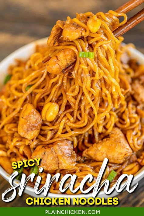 Spicy Sriracha Chicken Noodles - ready to eat in 15 minutes! No joke!!! SO easy!!! Only 6 ingredients - Chicken, ramen noodles, brown sugar, soy sauce, sriracha, and peanuts. Garnish with green onions. Great way to use up leftover chicken! Can add broccoli, green beans or asparagus. We ate this twice in one week. Everyone LOVES this easy noodle bowl! Spicy Sriracha Chicken, Buttery Noodles, Sriracha Chicken, Chicken Ramen, Chicken Noodles, Spicy Noodles, Ramen Recipes, Noodle Bowl, Leftover Chicken