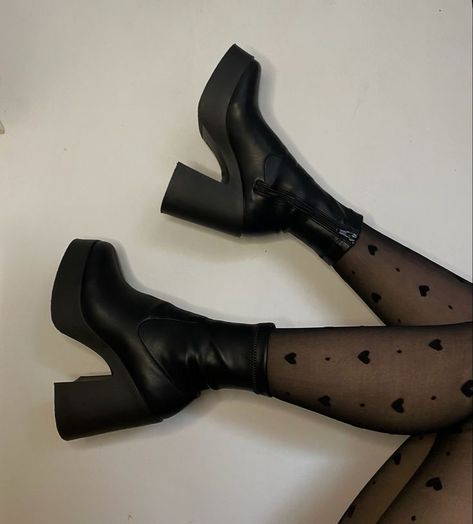 Black Platforms Aesthetic, Black Ankle Boots Aesthetic, Chunky Black Platform Boots, Dark Feminine Shoes, Black Gogo Boots Outfit, Cute Heels Aesthetic, Black Go Go Boots, Aesthetic Black Heels, Black Shoes Aesthetic