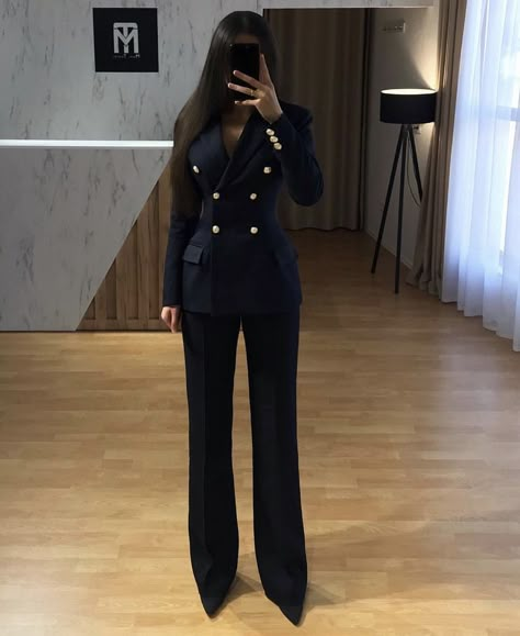 Women Lawyer, Lawyer Fashion, Lawyer Outfit, Fancy Suit, Elegant Outfit Classy, Woman Suit, Professional Outfits Women, Business Outfits Women, Stylish Work Attire