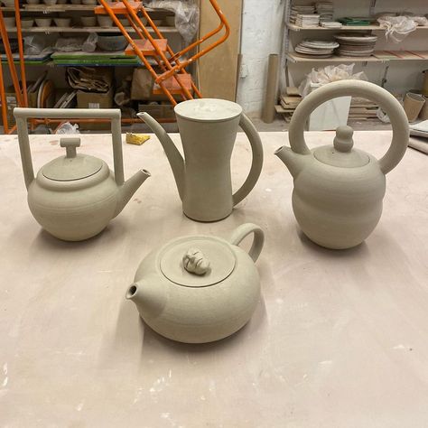 Ceramic Teapots Thrown, Ceramic Teapots Handmade, Wheel Thrown Pottery Teapots, Still Life Pottery, Pottery Wheel Teapot, How To Make A Ceramic Teapot, How To Throw A Teapot, Pottery Tea Pot Ideas, Creative Teapots Ceramics