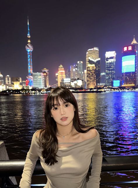 Shanghai Outfit, Shanghai Aesthetic, 2023 Lifestyle, China Lifestyle, China Trip, Pool Poses, China City, Tin Tin, Girls Vacation