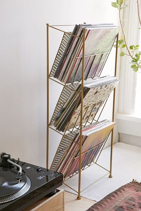 Metal Storage Racks, Farmhouse Side Table, Corner Store, Cute Dorm Rooms, Vinyl Record Storage, Vinyl Storage, Record Storage, Decor Guide, Retro Home Decor