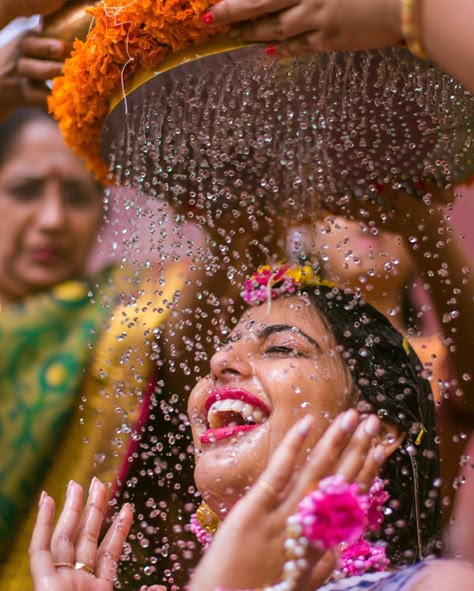 Haldi Photography Ideas, Haldi Photos, Haldi Poses For Bride, Haldi Photography, Mangala Snanam, Haldi Bride, Haldi Poses, Bride Haldi, Haldi Photoshoot