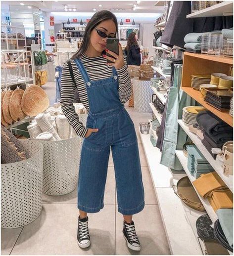 4122cb13c7a474c1976c9706ae36521d Levis Style, Look Retro, Jeans Outfit Casual, 90s Fashion Outfits, Elegante Casual, Trik Fotografi, Mode Vintage, Mode Inspiration, Looks Vintage