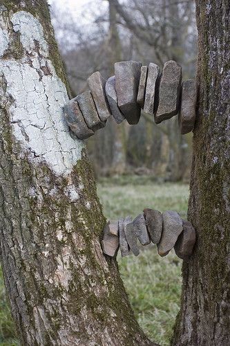 Landart Ideas, Forest Ideas, Ephemeral Art, Garden Art Sculptures Diy, Garden Art Projects, Earth Art, Forest School, Forest Art, Garden Art Sculptures