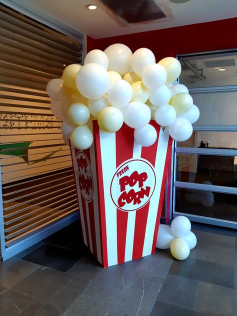 Diy Popcorn Box With Balloons, Circus Theme Fall Festival, Large Popcorn Box Diy, Diy Circus Tent Backdrop, Diy Giant Popcorn Bucket, Circus Theme Party For Adults, Carnival Theme School Event, Giant Popcorn Box Diy, Luna Park Party