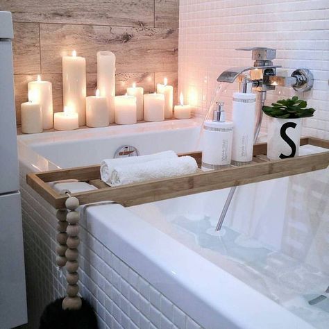 Minimal yet cozy bathroom.  Love the candles.  25 Ways to Fill Your Life with Hygge – Midlife Rambler. Minimalism decor.  Hygge at its best! Makeover Kamar Mandi, Cozy Bathroom, Bathtub Decor, Bad Inspiration, Spa Decor, Hygge Home, Bathroom Spa, Minimal Decor, Tiny Bathroom