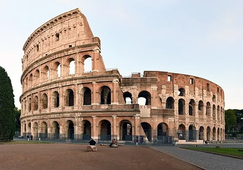 Ancient Roman Architecture, Monumental Architecture, Visiting Italy, Colosseum Rome, Places To Visit In Italy, 10 Interesting Facts, History Of Architecture, Tour Around The World, Rome Antique