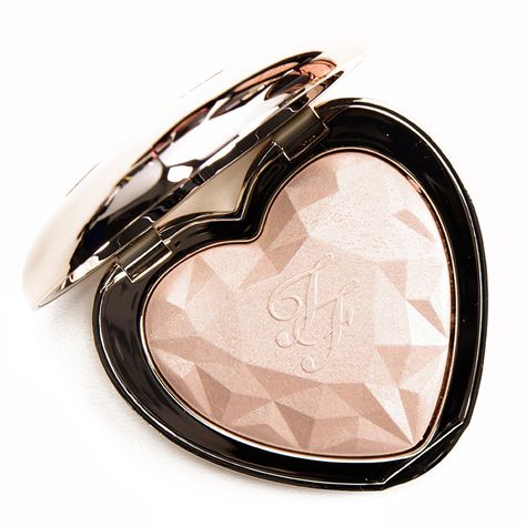 Two Face Highlighter, Two Faced Highlighter Heart, Makeup Products Highlight, To Faced Highlighter, Too Face Highliter, Cute Highlighter Makeup, Highlither Aesthetic, Makeup Products Highlighters, Highlither Makeup Products