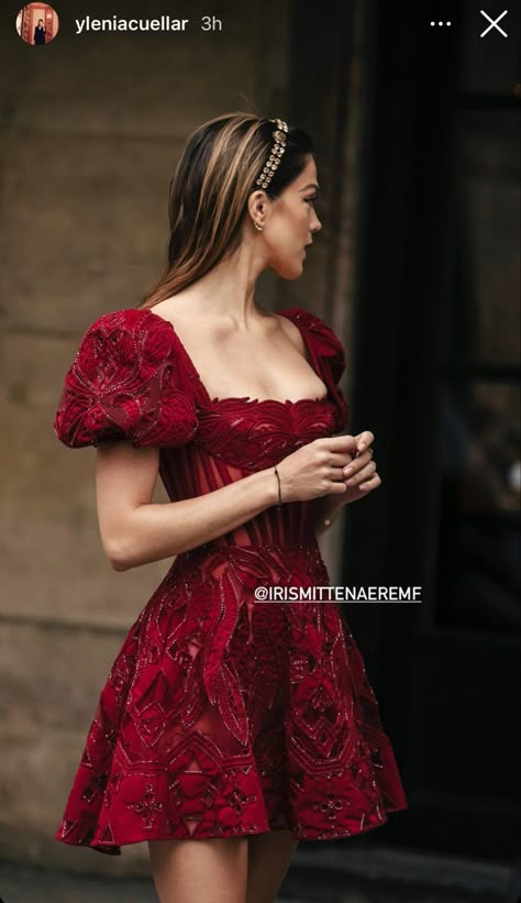 Red Gala Dress Classy Short, Red Dress Western Outfit, Shakespeare Inspired Outfit, Selling Sunset Fashion, Dress Design For Women, Look Gatsby, Jewel Tone Dress, Silk Dress Design, Patterned Dresses