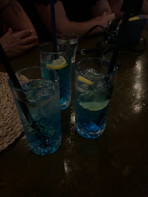 Drinking Vibes Aesthetic, Navy Blue Drinks, Blue Alcoholic Drinks Aesthetic, Blue Cocktails Aesthetic, Alcohol Shots Aesthetic, Blue Alcohol Aesthetic, Blue Cocktail Aesthetic, Blue Drinks Aesthetic, Blue Drink Aesthetic