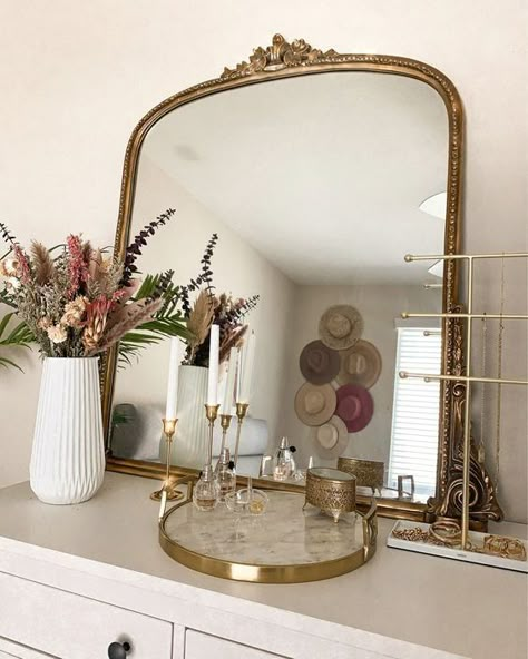 I Found the Best Anthropologie Mirror Dupe! (Plus 7 More Affordable Options) — Champagne & Savings Flex Bedroom Ideas Nyc, Cream Bathroom Aesthetic, Vintage Dresser Decor Ideas, Vanity With Gold Mirror, Gold Vintage Bedroom, Gold Aesthetic Room Decor, Classy Room Aesthetic, Makeup Vanity Aesthetic, Classy Room Decor