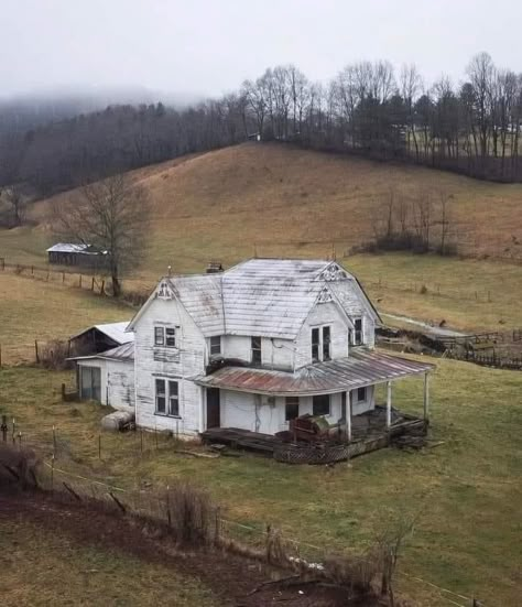 Ethel Cain Aesthetic, Ethel Cain Core, Southern Gothic Aesthetic, Midwest Gothic, Abandoned Farmhouse, Preacher's Daughter, Preachers Daughter, Ethel Cain, Save File