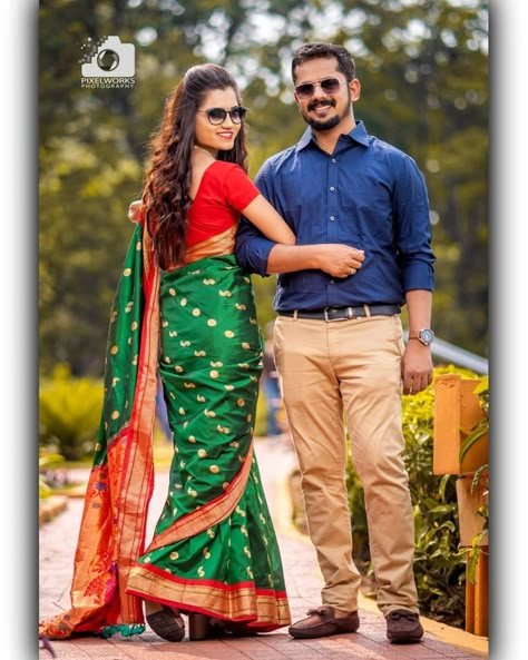 Wedding Photo Stills, Photo Stills For Couple, Marriage Copal Photo, Marriage Photoshoot Wedding Photos, Sadi Coupal Pose, Copul Poses Sadi, Capal Photo Poses, Kanku Pagla Couple Pose, Engement Couple Pic