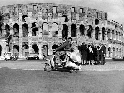 #TBT: Italy, Then and Now - Condé Nast Traveler Rome Vintage, Old Italy, Italy History, Vespa Scooter, Vespa Vintage, Vespa Lambretta, Italy Vintage, Vespa Scooters, Roman Holiday