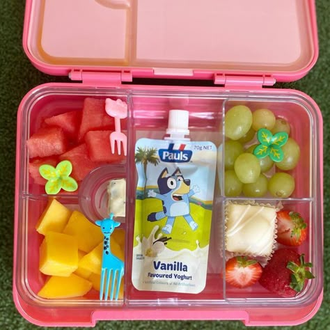 Lunch Box Ideas on Instagram: "💙 B L U E Y 💙 ☀️Snacks by the pool today, then we came home for lunch •Watermelon •Mango •Protein bar (1/4) •Vanilla Bluey yoghurt •Strawberries •Cupcake •Grapes @mum_made_yum lunchbox #lunchboxideas #lunchbox #kidsbentobox #kidslunchideas #kidslunchbox #kidslunch #bentobox #bentoboxlunch #kidsbento #lunch #schoollunch #schoollunchboxideas #schoollunchideasforkids #kidsfoodideas #kidshealthylunch #kidshealthyfood #kidseatright #lunchboxinspiration #lunchbo B Box Lunch Ideas, Bluey Lunch Ideas, Cute Lunch Ideas For Kids, Kawaii Lunch Boxes, Kid Lunch Box Ideas, Make Lunch With Me, Lunchbox Ideas Kids, Snack Box Ideas, Lunchbox For Kids