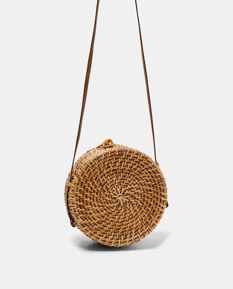 ROUND RIGID HANDBAG-NEW IN-WOMAN | ZARA Canada Bag Makeover, Kitchen Cabinets Storage, Diy Christmas Mugs, Zara Clothes, Wicker Dresser, Round Straw Bag, Wood Guest Book Wedding, Wicker Mirror, Wicker Headboard