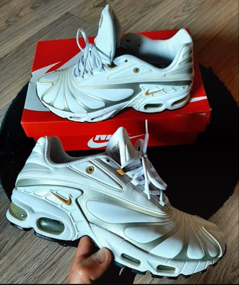 Nike Air Max Tailwind 5, Nike Air Tailwind, Street Fashion Men Streetwear, Fresh Shoes, Fancy Shoes, Hype Shoes, Fire Fits, Aesthetic Shoes, Nike Air Max Plus