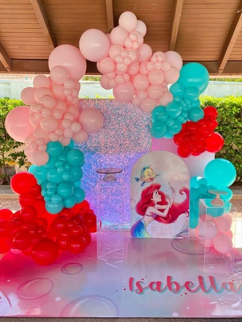 Ariel Balloon Garland, Little Mermaid Centerpiece Ideas, Little Mermaid Balloon Garland, Mermaid Pool Party Ideas, Mermaid Centerpiece Ideas, Little Mermaid Party Ideas, Little Mermaid Centerpieces, The Little Mermaid Birthday Party, Little Mermaid Decorations