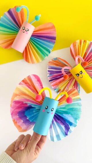 Paper Roll Butterfly, Butterfly Craft, Homeschool Crafts, Toddler Arts And Crafts, Preschool Arts And Crafts, Preschool Art Activities, Toilet Paper Roll Crafts, Paper Roll Crafts, Kindergarten Crafts