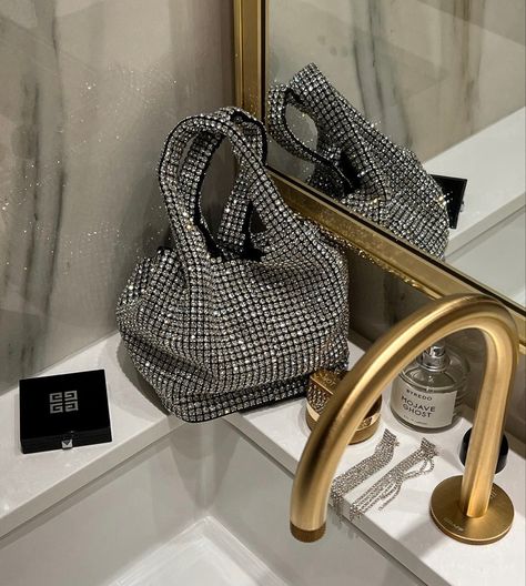 Mini Bag Outfit, Sparkle Purse, Sparkly Purse, Wang Bag, Personal Fashion Stylist, Holographic Bag, Sparkly Outfits, Alexander Wang Bag, Famous Outfits