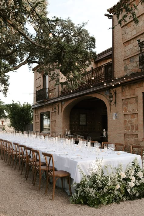 A Spanish Wedding Venue Comes to Life: Madison & Brandon California Spanish Style Wedding, Europe Wedding Aesthetic, Spanish Modern Wedding, Spanish Hacienda Wedding, Spain Wedding Theme, Spanish Style Wedding Reception, Spanish Wedding Aesthetic, Spanish Wedding Decor, Spanish Theme Wedding