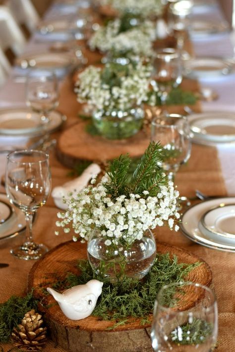 Winter Table Decorations, Diy Woodland, Decorations Flowers, Rustic Wedding Decorations, Deco Champetre, Boy Baby Shower Ideas, Trendy Baby Shower Ideas, Baby Shower Woodland Theme, Babies Breath